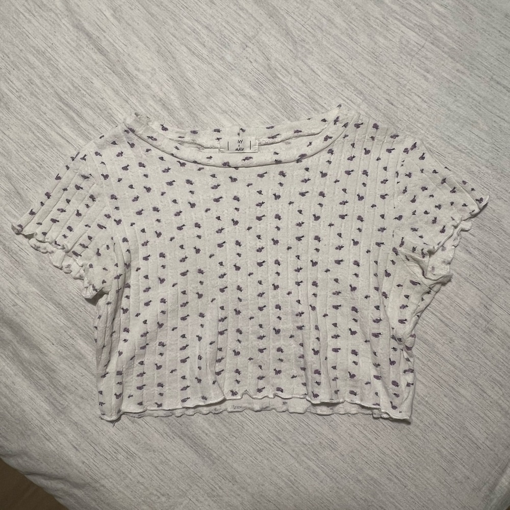 Ivy + Main White Floral Super Soft & Cropped Knit Top